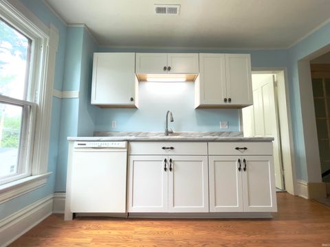 Tiny photo for 835 Columbia Avenue #2, Fort Wayne, IN 46805 (MLS # 202536098)