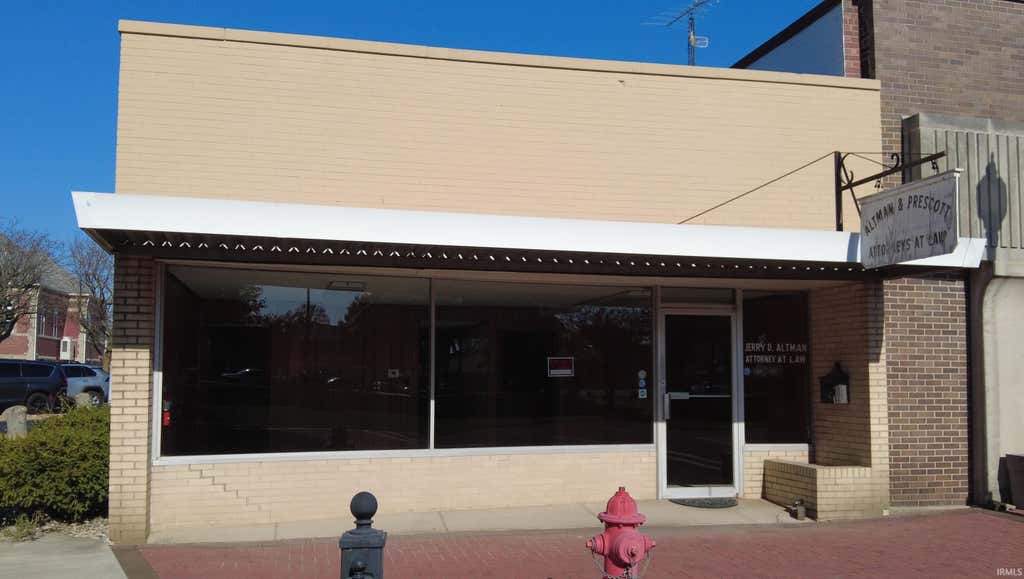Photo of 116 Constitution Plaza, Monticello, IN 47960 (MLS # 202633865)