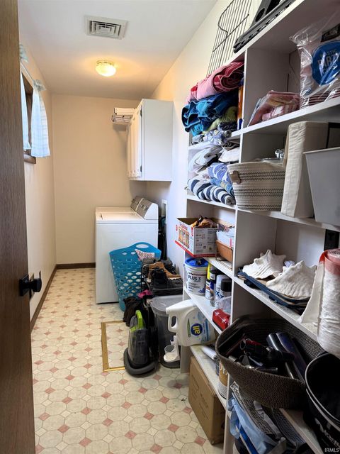 Tiny photo for 509 E Woodlawn Drive, Winamac, IN 46996 (MLS # 202609070)