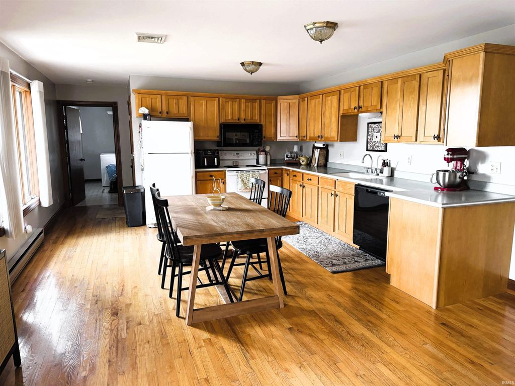 Photo of 509 E Woodlawn Drive, Winamac, IN 46996 (MLS # 202609070)