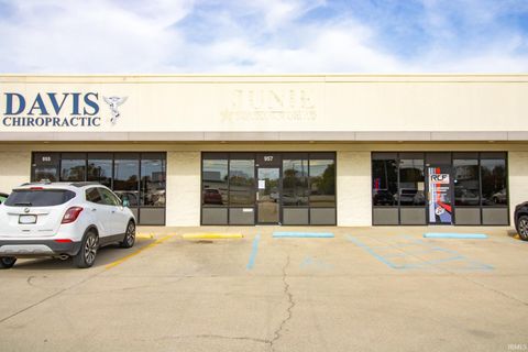 Photo of 957 E Washington Street, Winchester, IN 47394 (MLS # 202544070) Photo of 957 E Washington Street, Winchester, IN 47394 (MLS # 202544070)