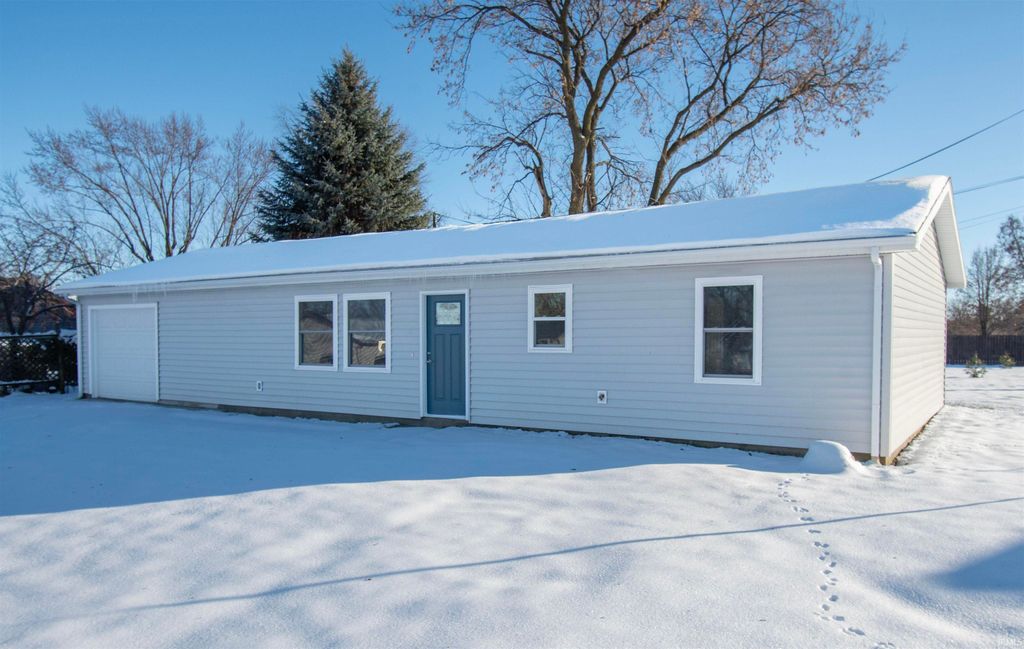 Photo of 105 Pennsylvania Avenue, Kendallville, IN 46755 (MLS # 202548281)