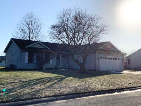 Tiny photo for 23278 Amber Valley Drive, South Bend, IN 46628 (MLS # 202605271)