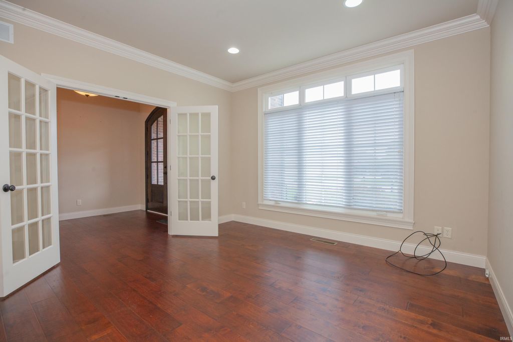 Photo of 5032 Bombay Circle, Evansville, IN 47725 (MLS # 202536542)