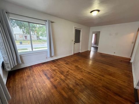 Tiny photo for 704 E Walnut Street, Kokomo, IN 46901 (MLS # 202543964)