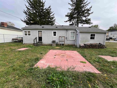 Tiny photo for 704 E Walnut Street, Kokomo, IN 46901 (MLS # 202543964)