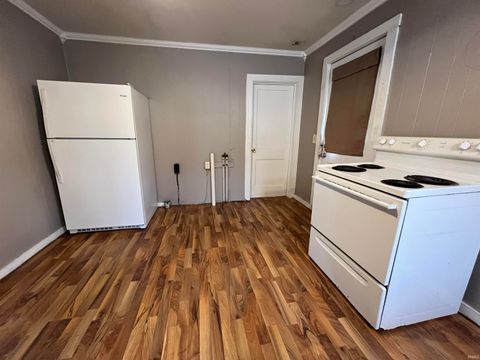 Tiny photo for 704 E Walnut Street, Kokomo, IN 46901 (MLS # 202543964)