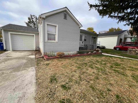 Tiny photo for 704 E Walnut Street, Kokomo, IN 46901 (MLS # 202543964)