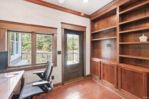 Tiny photo for 1644 Hunsaker Road, Boonville, IN 47601 (MLS # 202637846)