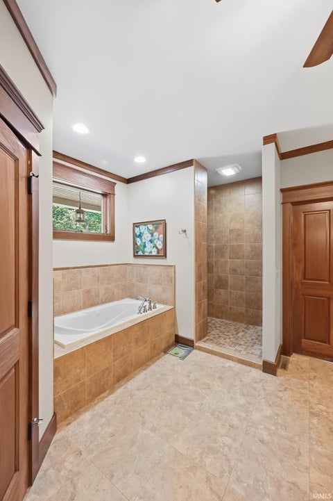 Tiny photo for 1644 Hunsaker Road, Boonville, IN 47601 (MLS # 202637846)