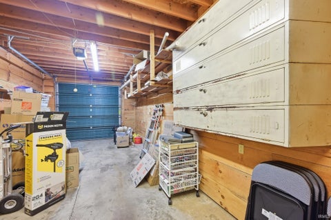 Tiny photo for 1644 Hunsaker Road, Boonville, IN 47601 (MLS # 202637846)