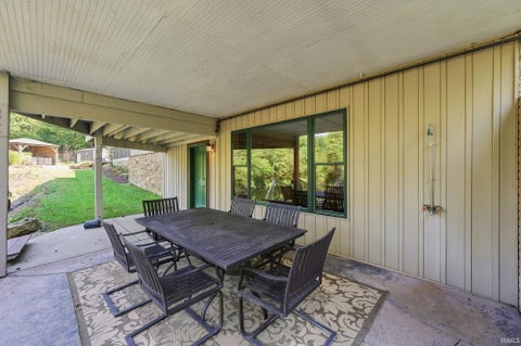 Tiny photo for 1644 Hunsaker Road, Boonville, IN 47601 (MLS # 202637846)