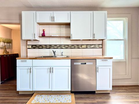 Tiny photo for 172 N Main Street, Andrews, IN 46702 (MLS # 202604142)