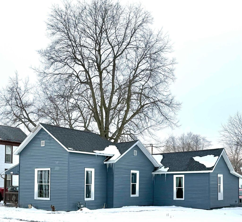 Photo of 172 N Main Station, Andrews, IN 46702 (MLS # 202604142)