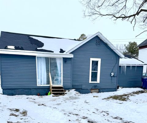 Tiny photo for 172 N Main Street, Andrews, IN 46702 (MLS # 202604142)