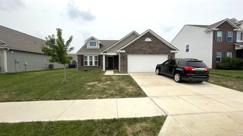 Photo of 3243 Sand Walk Drive, Kokomo, IN 46902 (MLS # 202629371)