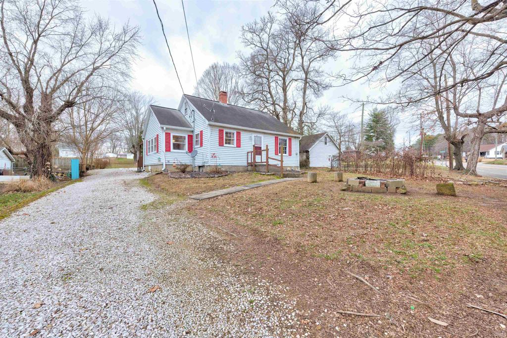Photo of 1013 N Main Street, Winslow, IN 47598 (MLS # 202549825)