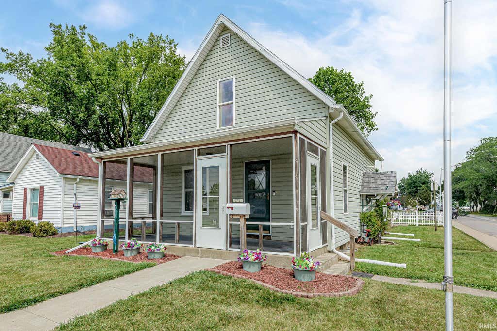 Photo of 217 Collinwood Avenue, Columbia City, IN 46725 (MLS # 202632318)