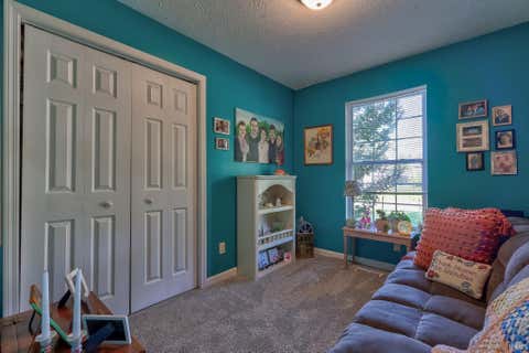 Tiny photo for 5500 N New York Avenue, Evansville, IN 47711 (MLS # 202624670)