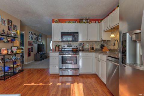 Tiny photo for 5500 N New York Avenue, Evansville, IN 47711 (MLS # 202624670)