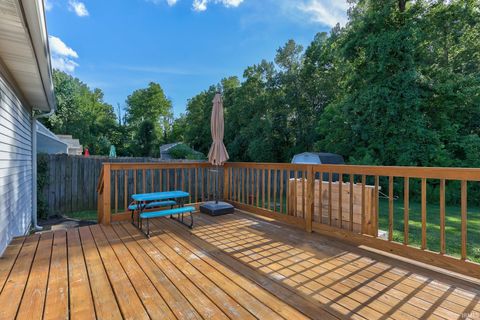 Tiny photo for 5500 N New York Avenue, Evansville, IN 47711 (MLS # 202624670)
