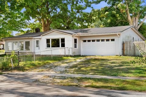 Photo of 5213 Wea Drive, Kokomo, IN 46902 (MLS # 202543763) Photo of 5213 Wea Drive, Kokomo, IN 46902 (MLS # 202543763)