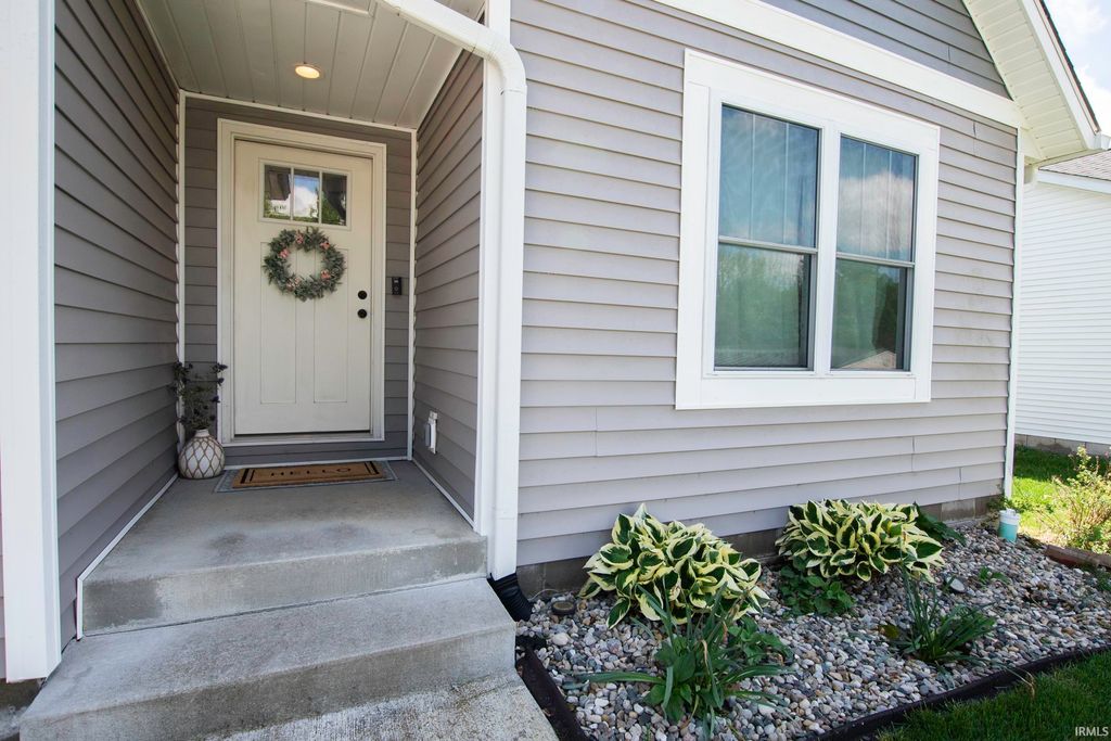 Photo of 7291 W Mustang Drive, Ellettsville, IN 47429 (MLS # 202615633)