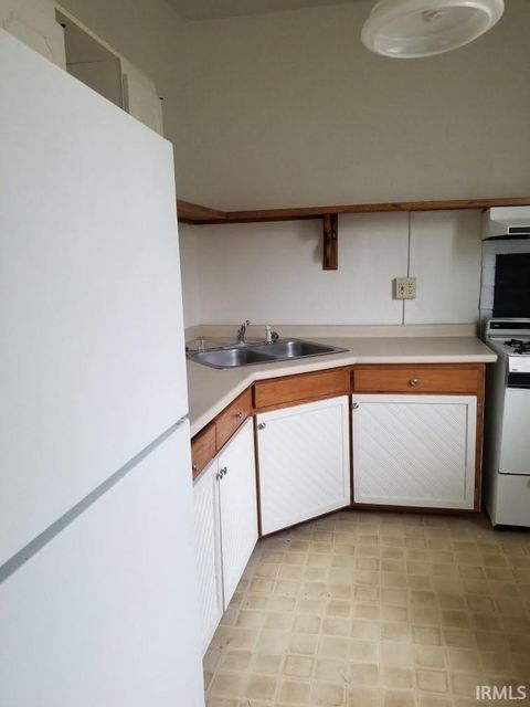 Tiny photo for 1109 Elizabeth Street, Lafayette, IN 47904 (MLS # 202547635)