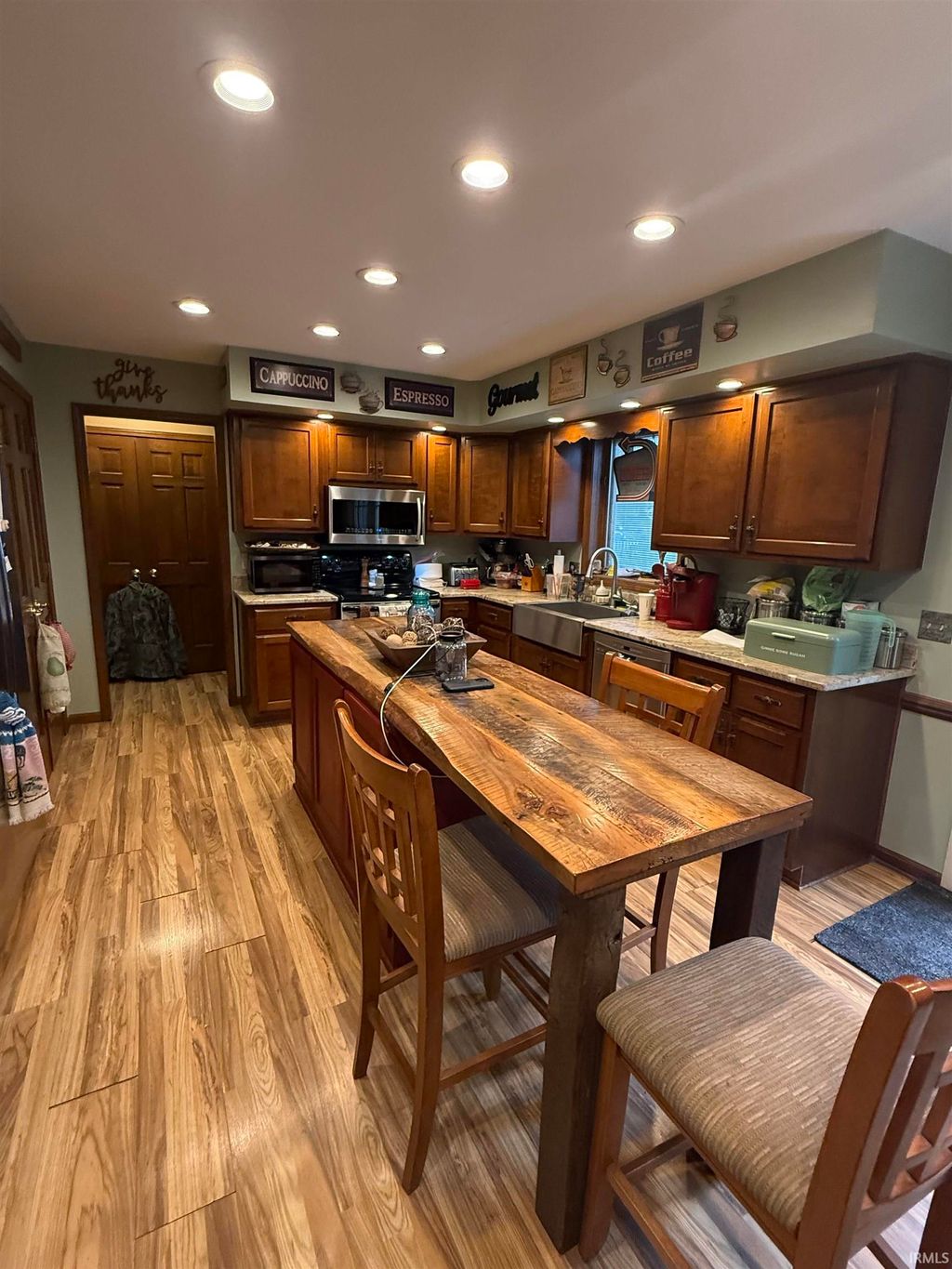 Photo of 10604 OAK TRAIL Road, Fort Wayne, IN 46845 (MLS # 202600798)