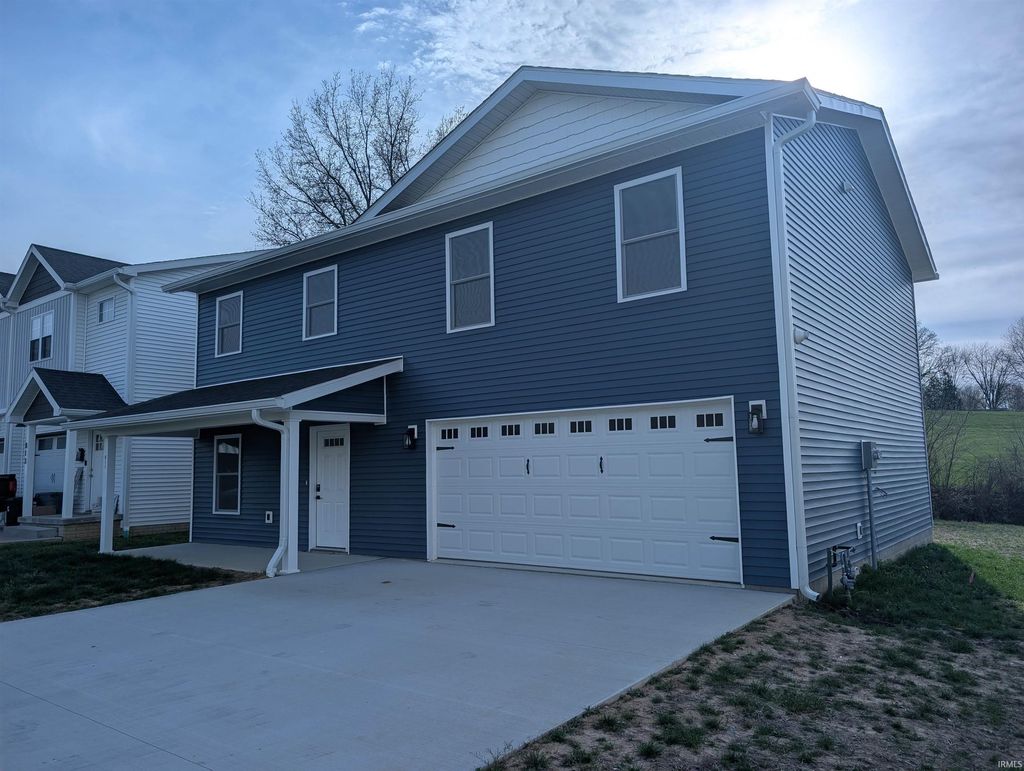 Photo of 811 SW 1st Street, Washington, IN 47501 (MLS # 202610948)