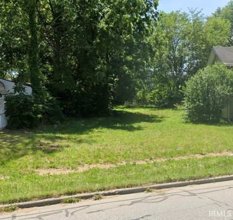 Photo of 1728 Prairie Avenue #50, South Bend, IN 46613 (MLS # 202616214)