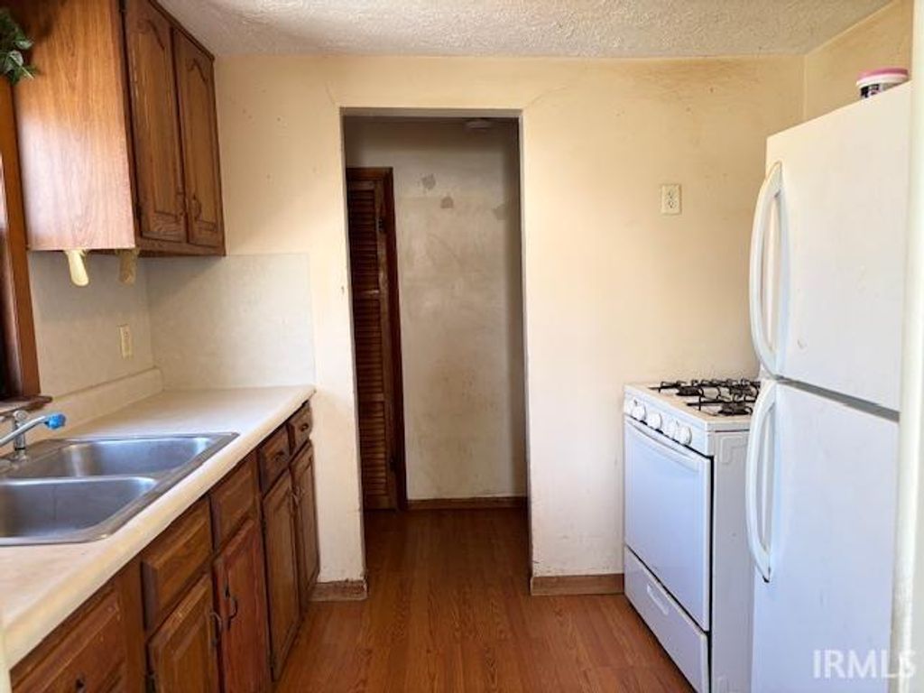 Photo of 805 W Harvard Avenue, Muncie, IN 47304 (MLS # 202614861)