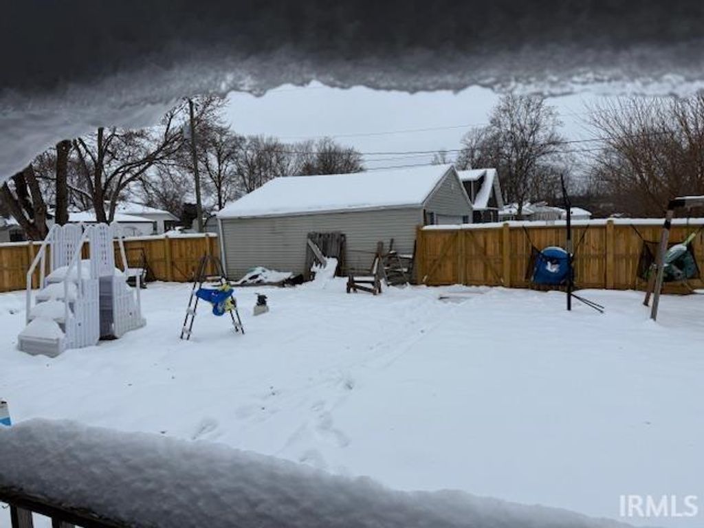 Photo of 800 S Ijams Street, Garrett, IN 46738 (MLS # 202548839)