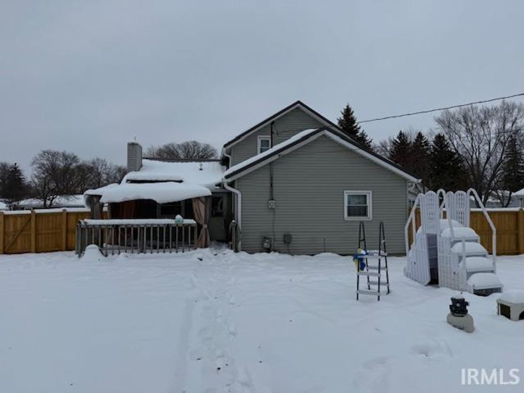 Photo of 800 S Ijams Street, Garrett, IN 46738 (MLS # 202548839)
