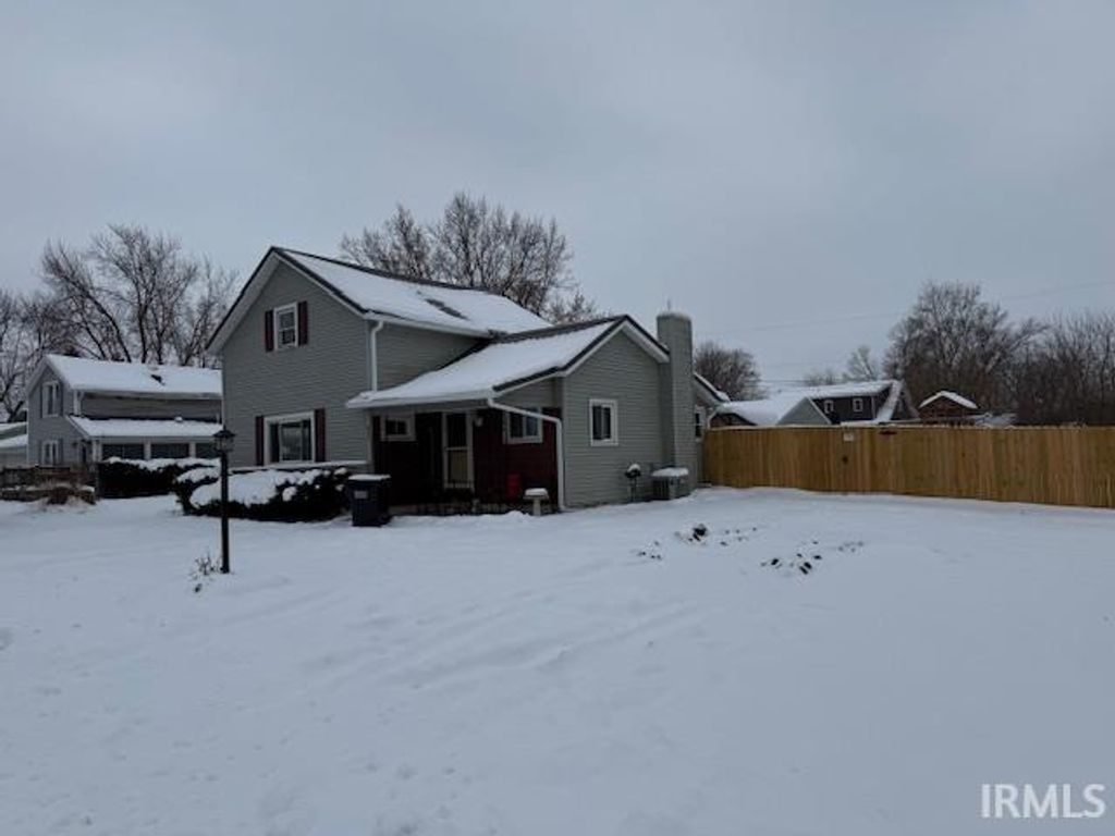 Photo of 800 S Ijams Street, Garrett, IN 46738 (MLS # 202548839)