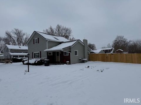 Photo of 800 S Ijams Street, Garrett, IN 46738 (MLS # 202548839)