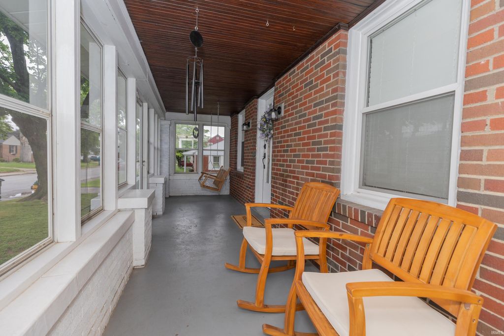 Photo of 43 N Kelsey Avenue, Evansville, IN 47711 (MLS # 202619453)