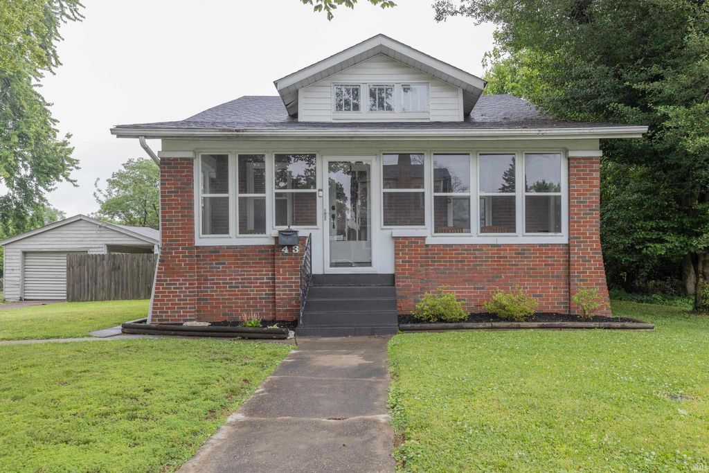 Photo of 43 N Kelsey Avenue, Evansville, IN 47711 (MLS # 202619453)