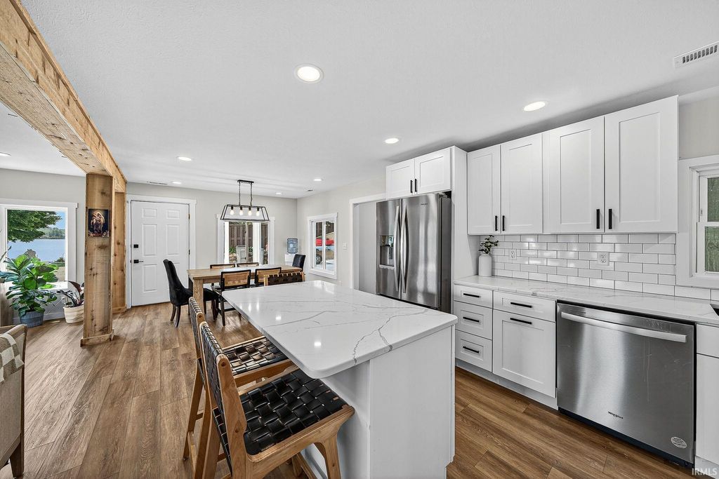 Photo of 9061 E Hatchery Road, Syracuse, IN 46567 (MLS # 202608265)