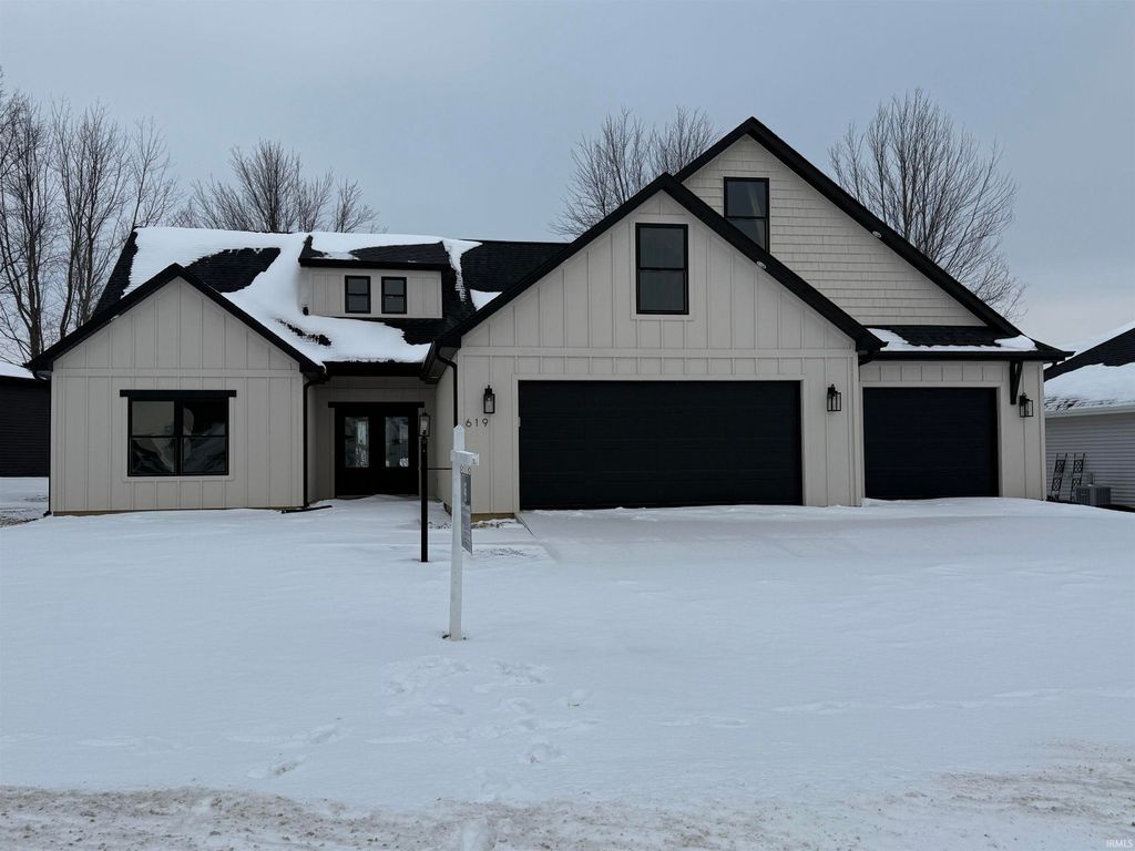 Photo of 619 Sandringham Pass, Fort Wayne, IN 46845 (MLS # 202603377)