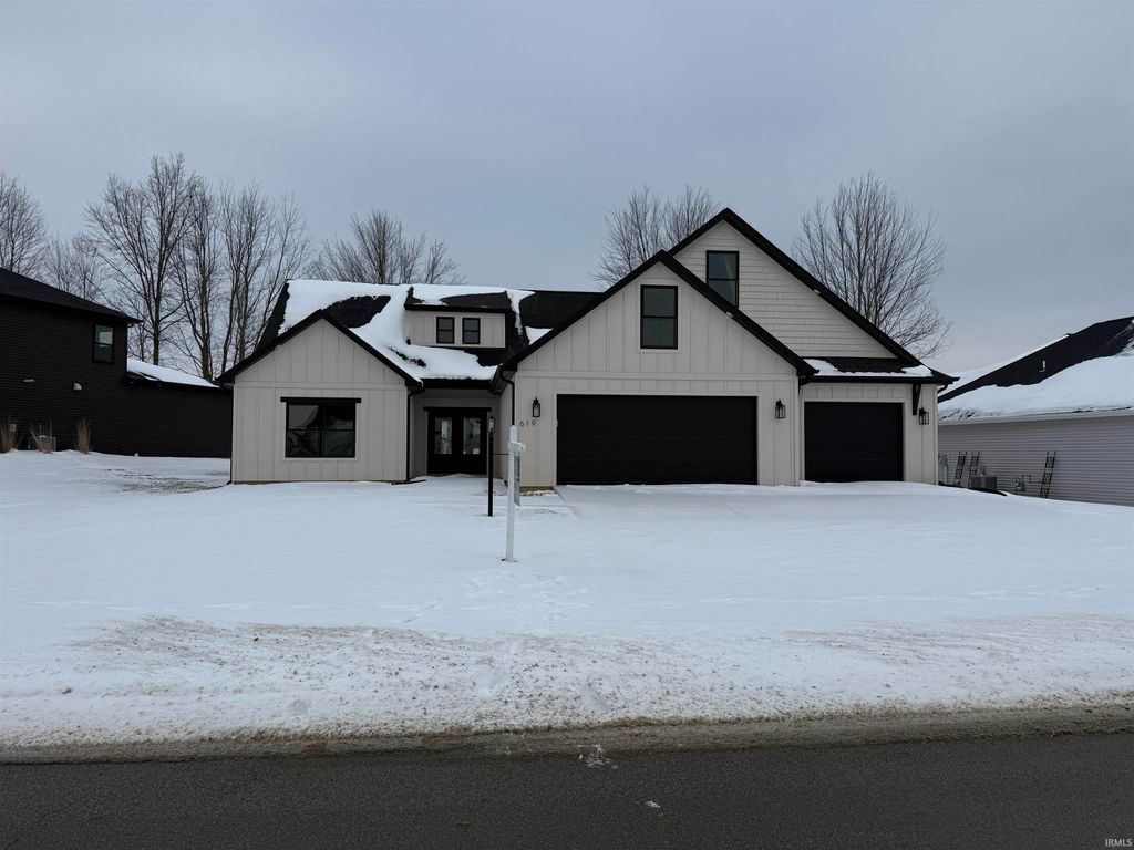 Photo of 619 Sandringham Pass, Fort Wayne, IN 46845 (MLS # 202603377)
