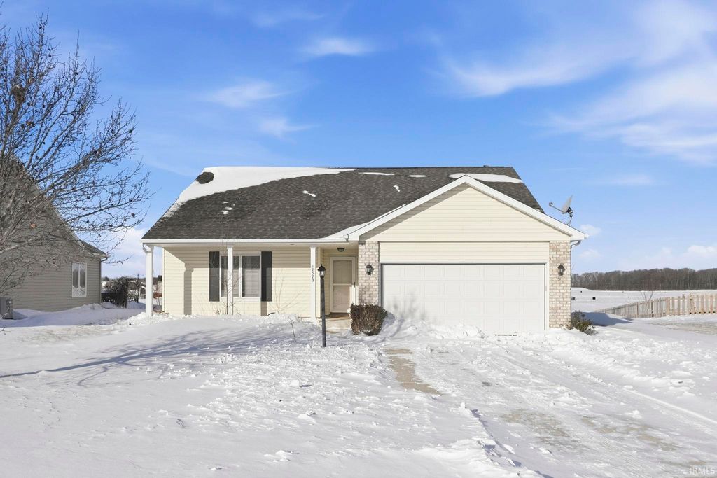 Photo of 12523 Lanai Drive, Fort Wayne, IN 46818 (MLS # 202602957)