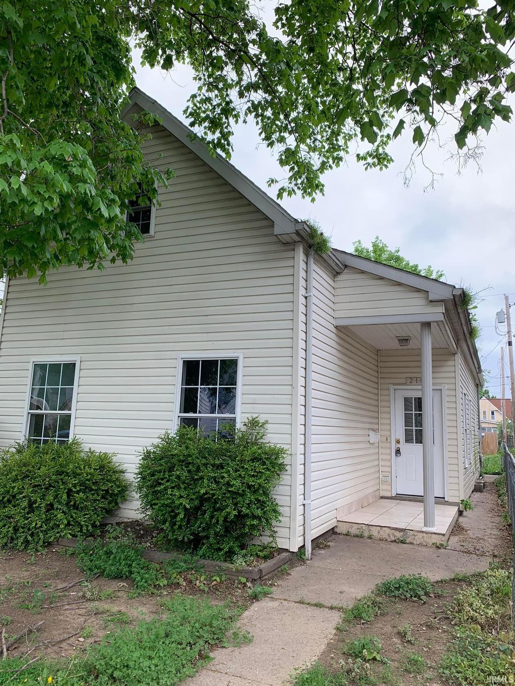 Photo of 210 E Maryland Street, Evansville, IN 47711 (MLS # 202606886)