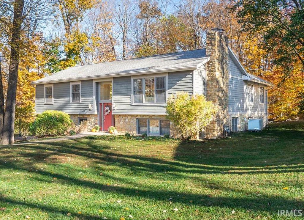 Photo of 2703 E Hemlock Circle, Bloomington, IN 47401 (MLS # 202608277)