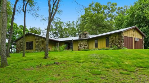 Photo of 2167 W State Road 14, Rochester, IN 46975 (MLS # 202624797)
