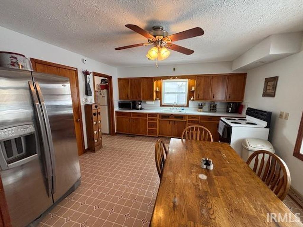 Photo of 303 N Jackson Avenue, Fowler, IN 47944 (MLS # 202603934)