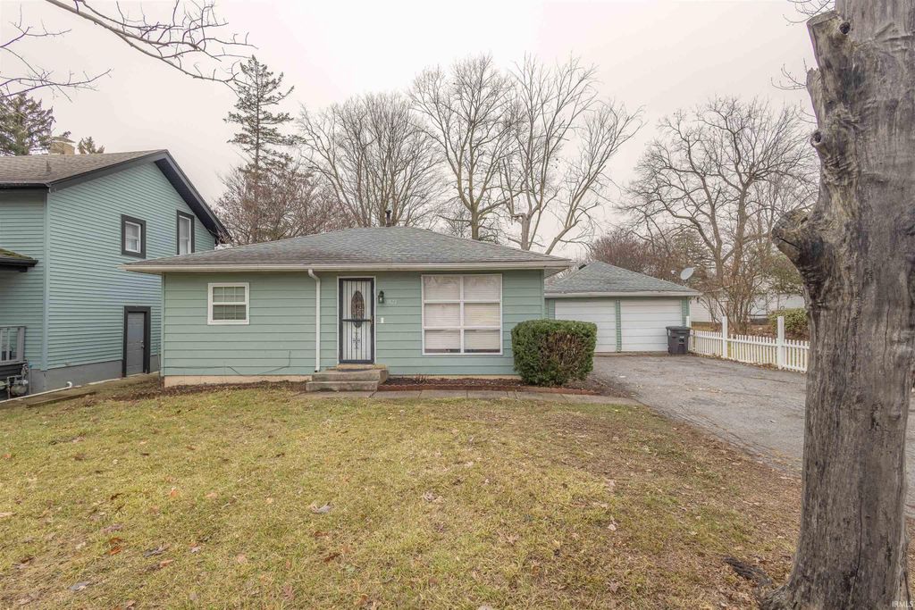 Photo of 3827 Newport Avenue, Fort Wayne, IN 46805 (MLS # 202549727)