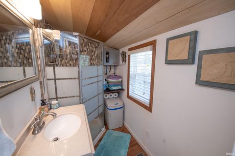 Tiny photo for 10977 N Lower Lakeshore Drive, Monticello, IN 47960 (MLS # 202617867)