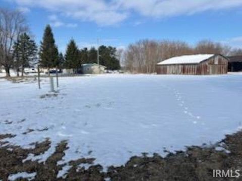 Photo of 9359 N Old Route 31, Macy, IN 46951 (MLS # 202604847)