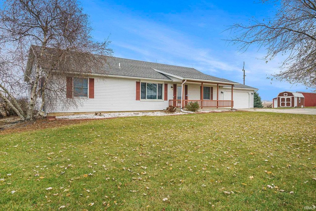 Photo of 6860 W Lincolnway Highway, Larwill, IN 46764 (MLS # 202549829)